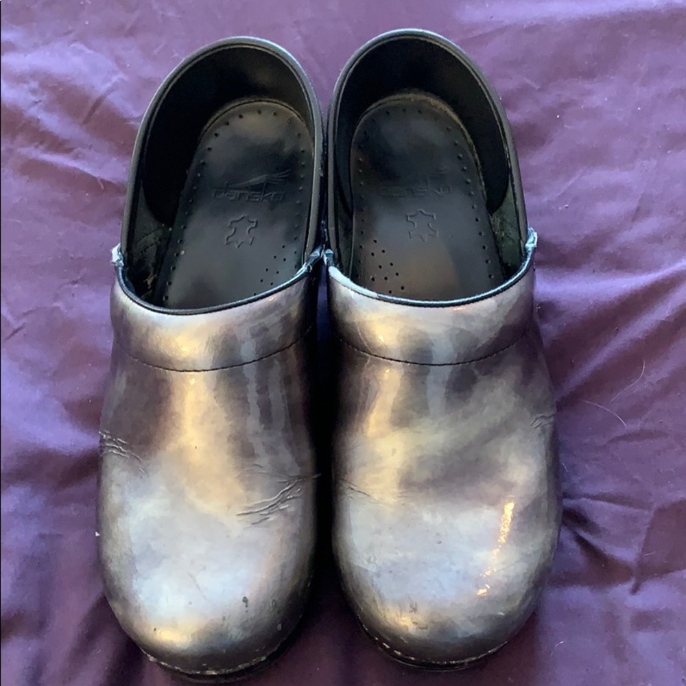 Silver-gray Dansko clogs